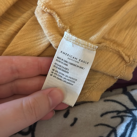 american eagle v neck t shirt - Picture 3 of 3